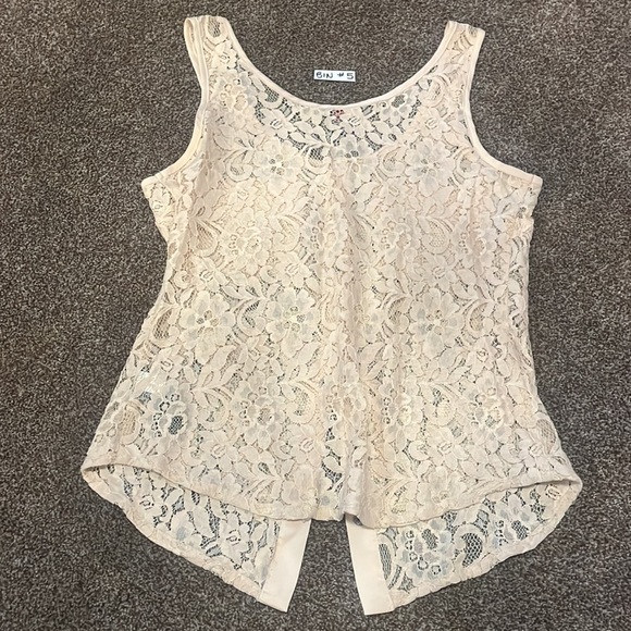 2/$30 Small lace tank. - Picture 5 of 5
